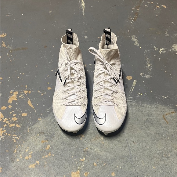 Nike cleats - Picture 2 of 6